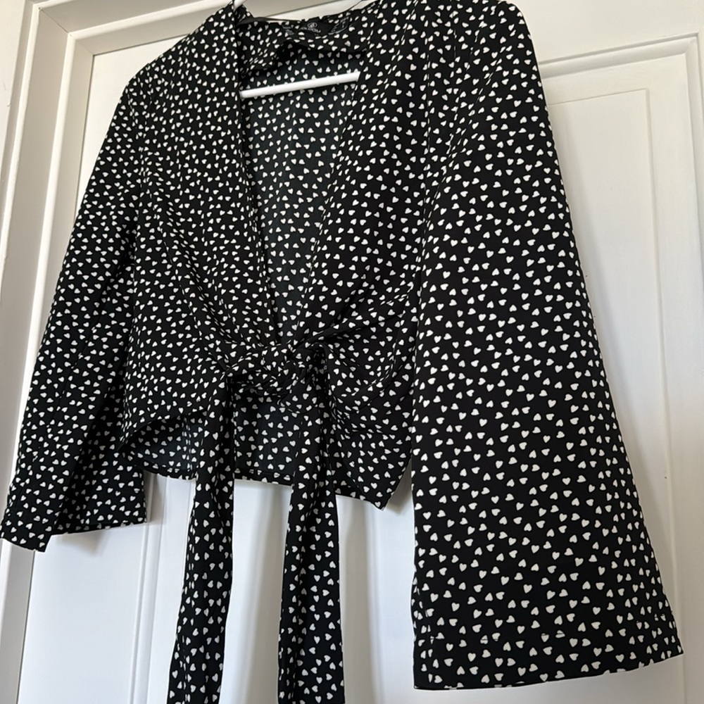 Volcom Xs Crop Top With Front Tie Closure - image 3